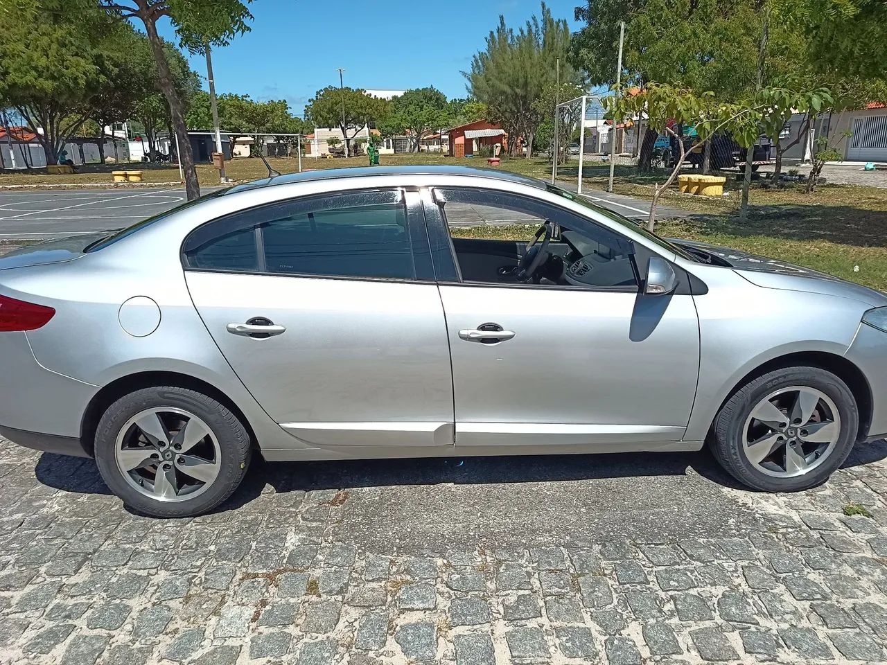 Renault Fluence Sed. Dynamique 2.0 16V Flex Mec. 2014 - Foto 4
