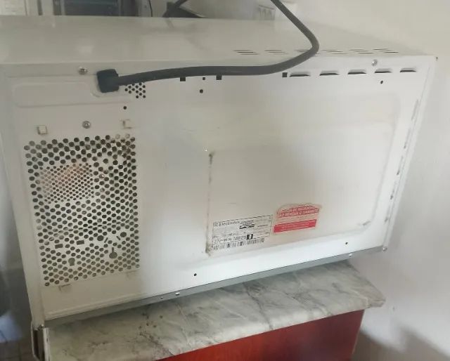 Micro-ondas 31L Electrolux 127V - Foto 4