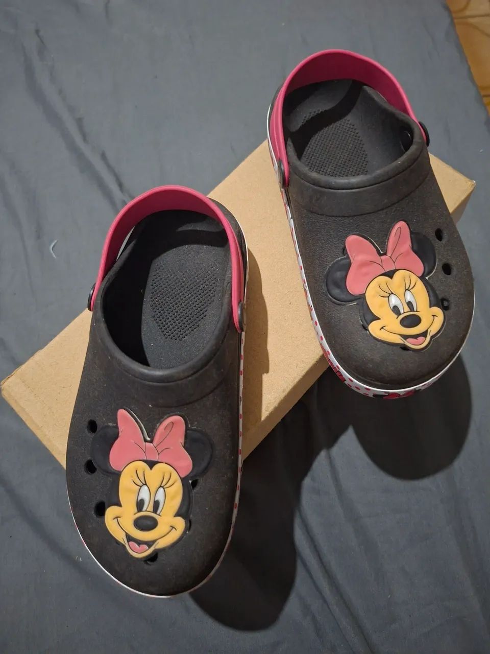 Crocs minnie, tamanho 29 - Foto 2