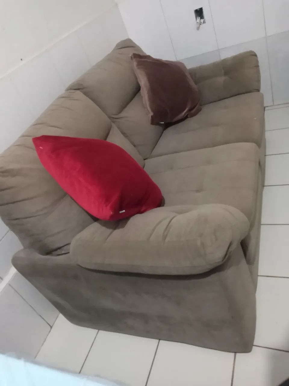 Vende-se jogo de sofá de dois e três lugares. - Foto 2