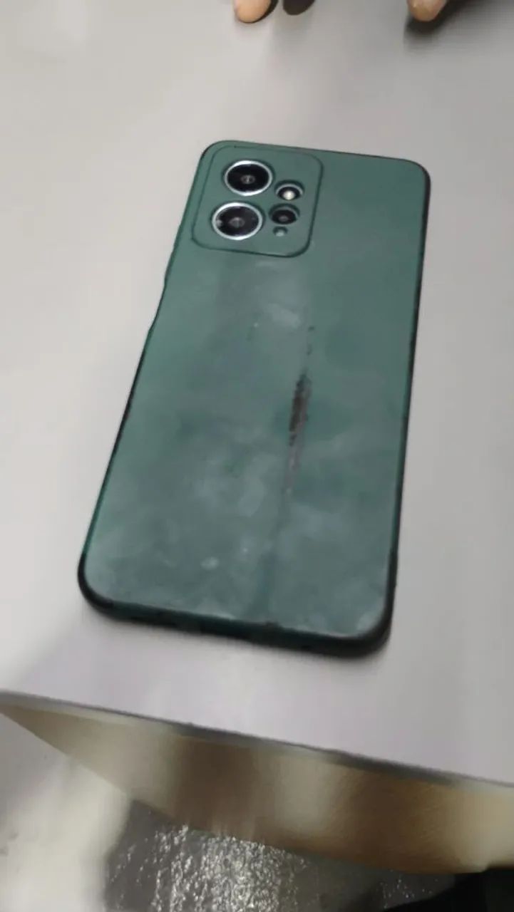 Redimi note 12 semi-novo pegando perfeitamente 