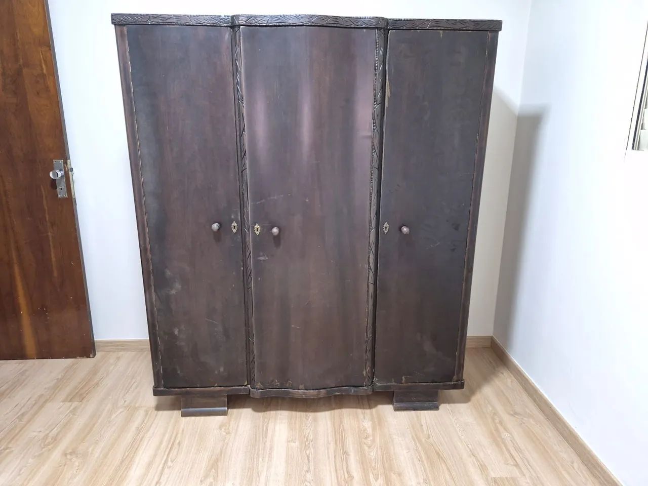 Guarda roupa madeira maciça 