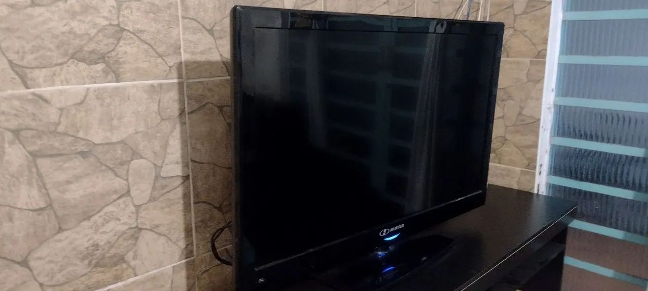 Anápolis Go: TV Buster 42 polegadas ( para tirar peças)!