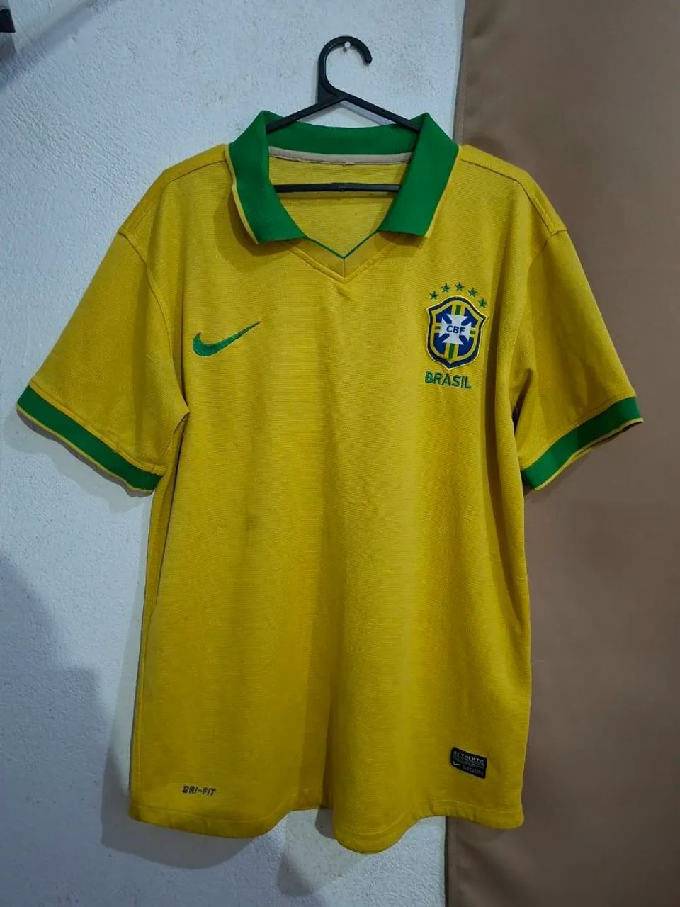 Camisa titular da seleção brasileira 2013