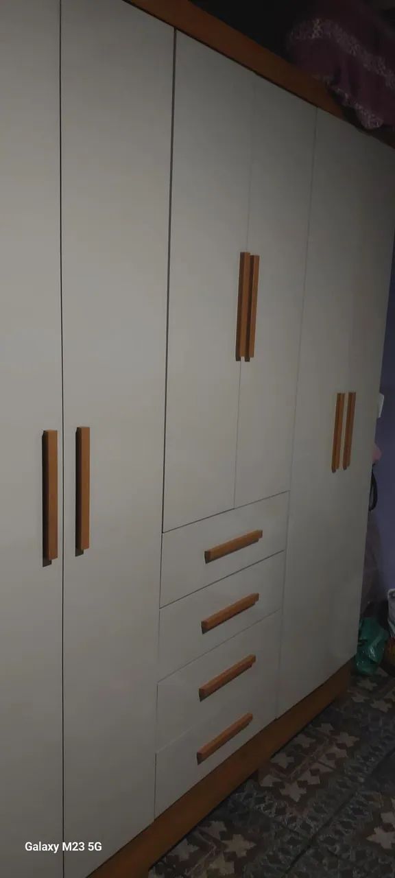 Guarda-roupas 2 
