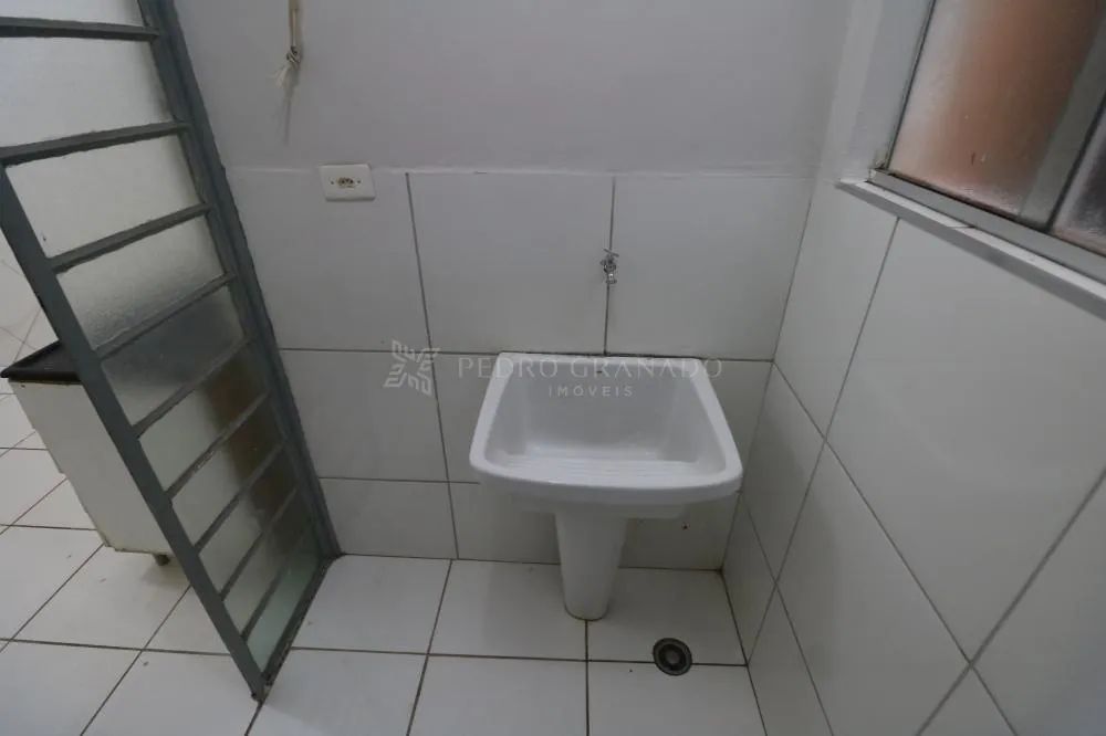 Apartamento 02 Dormitórios - Zona 07 ao lado da UEM - Foto 5