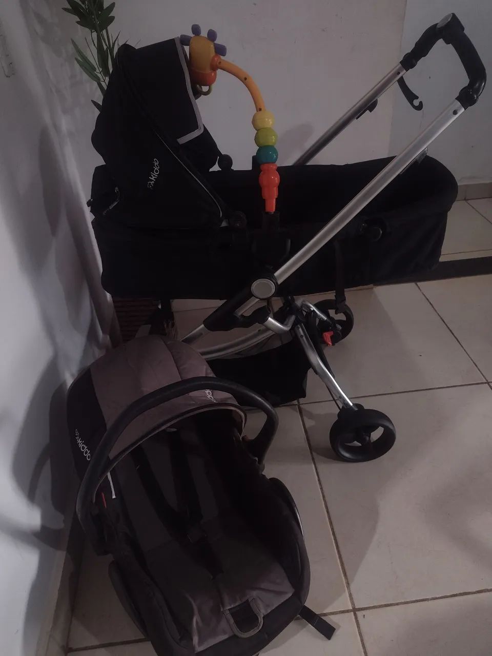 Carrinho moisés+ bebê conforto  - Foto 4