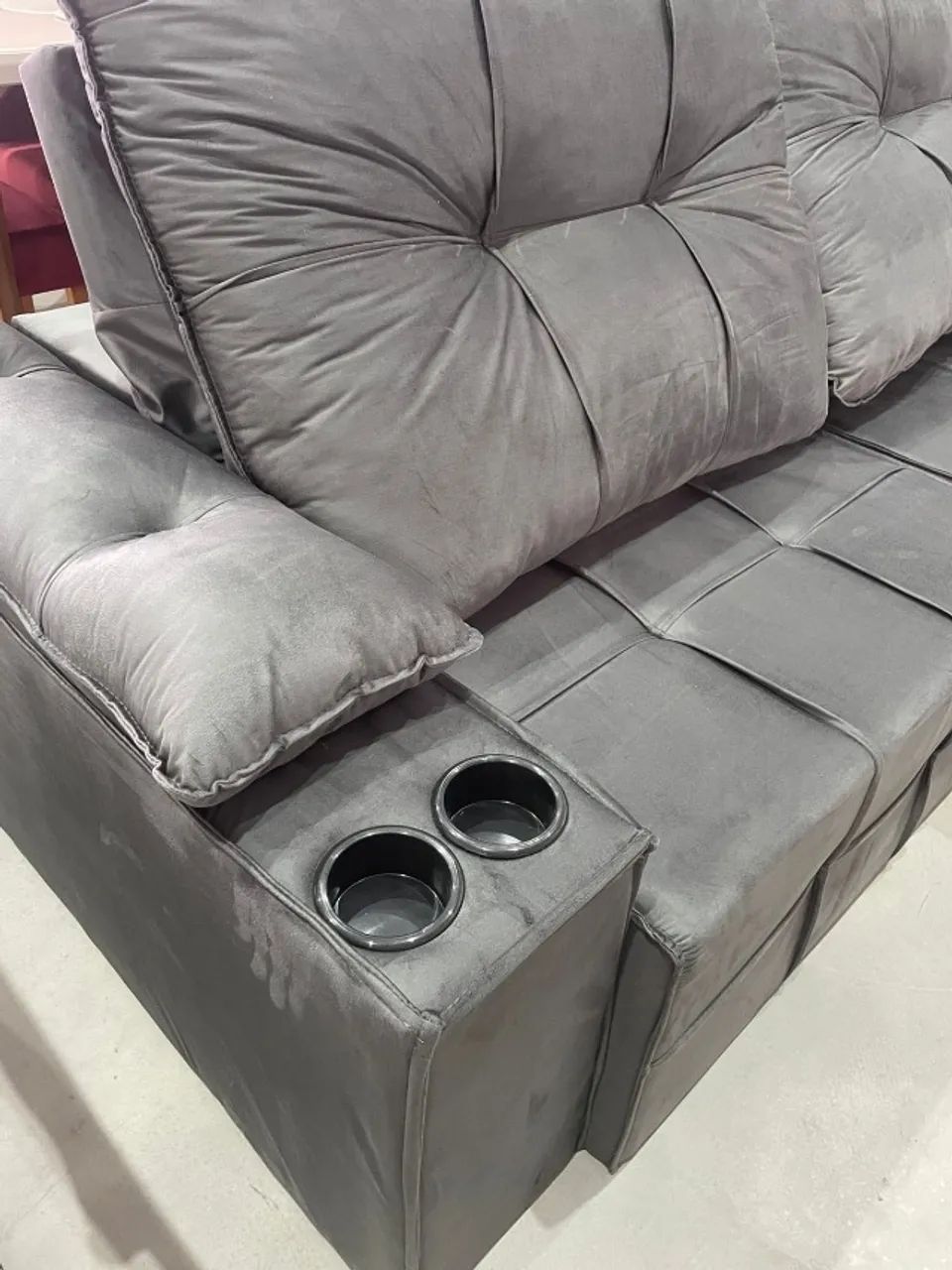Sofá Retrátil com porta copos NOVO  - Foto 3