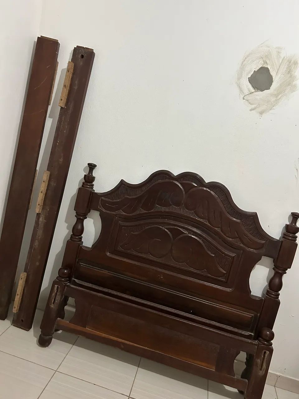 Cama de casal de madeira maciça - Foto 2