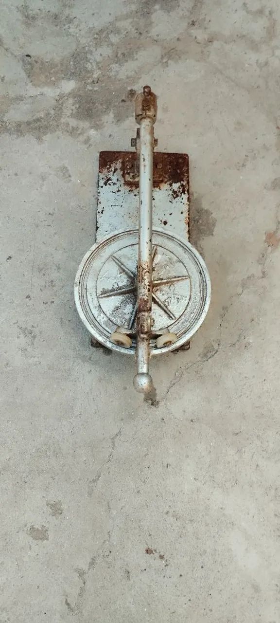 Máquina de Marmitex antiga 