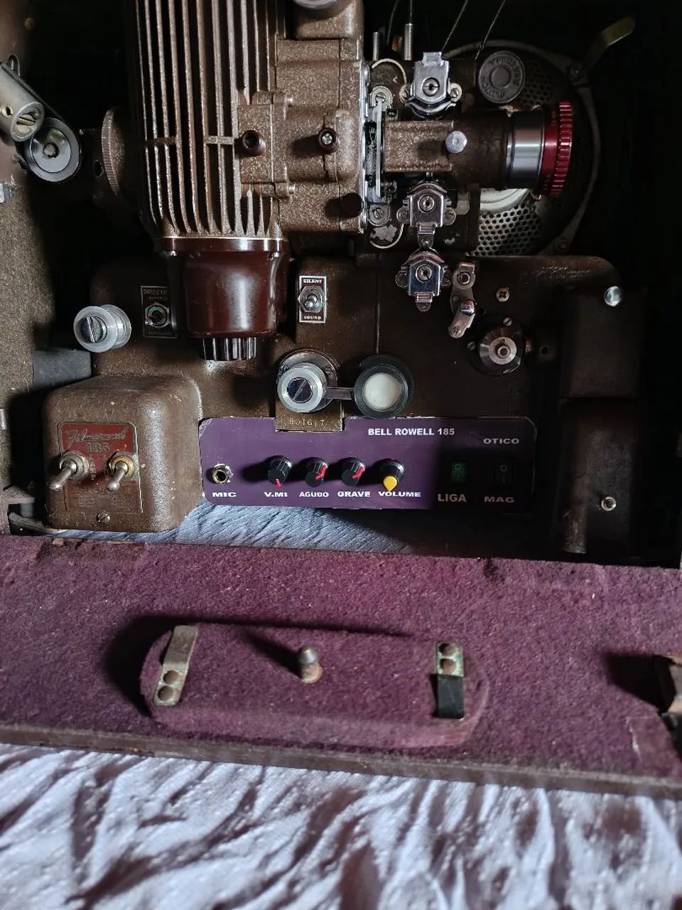 Projetor 16mm bell howell  - Foto 2