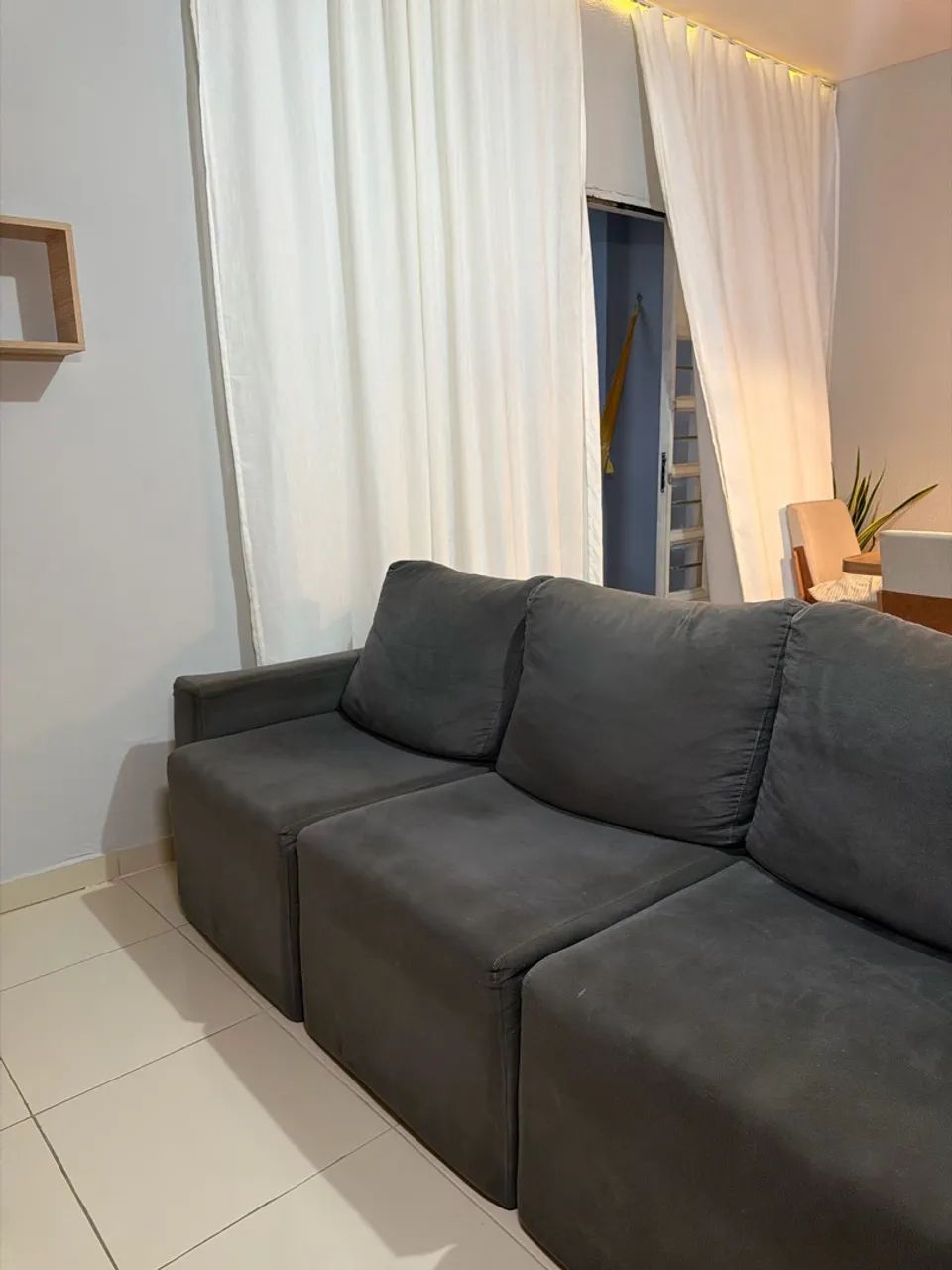 SOFÁ 3 LUGARES CINZA  - Foto 4