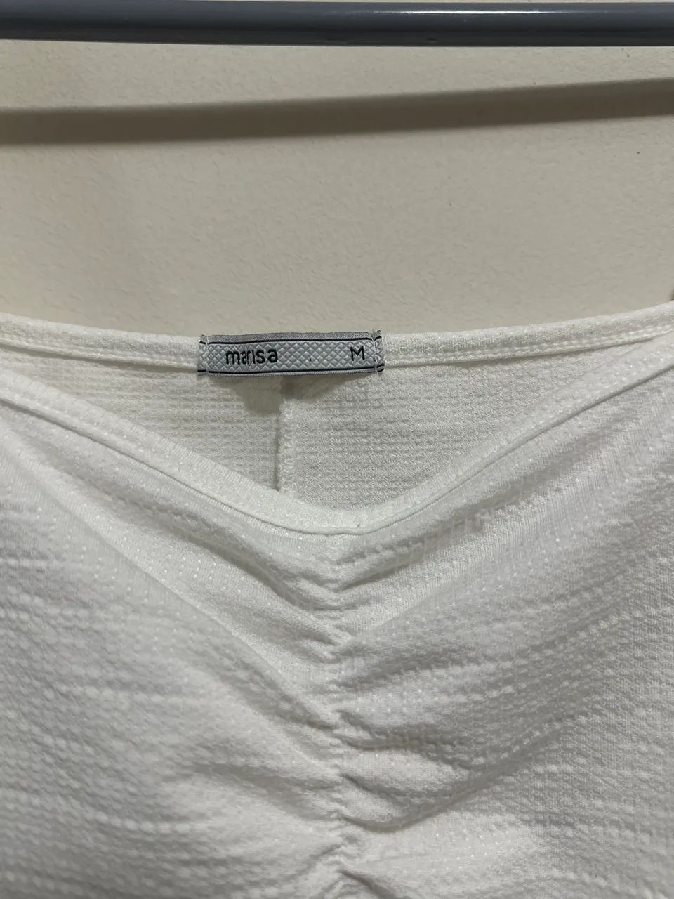 Blusa em Viscolinho com Decote Coração e Lastex - Foto 2
