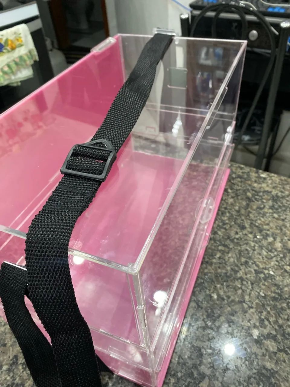 Caixa Expositora Rosa em Acrílico para Confeitaria (Com Alça e Gavetas) - Impecável! - Foto 2