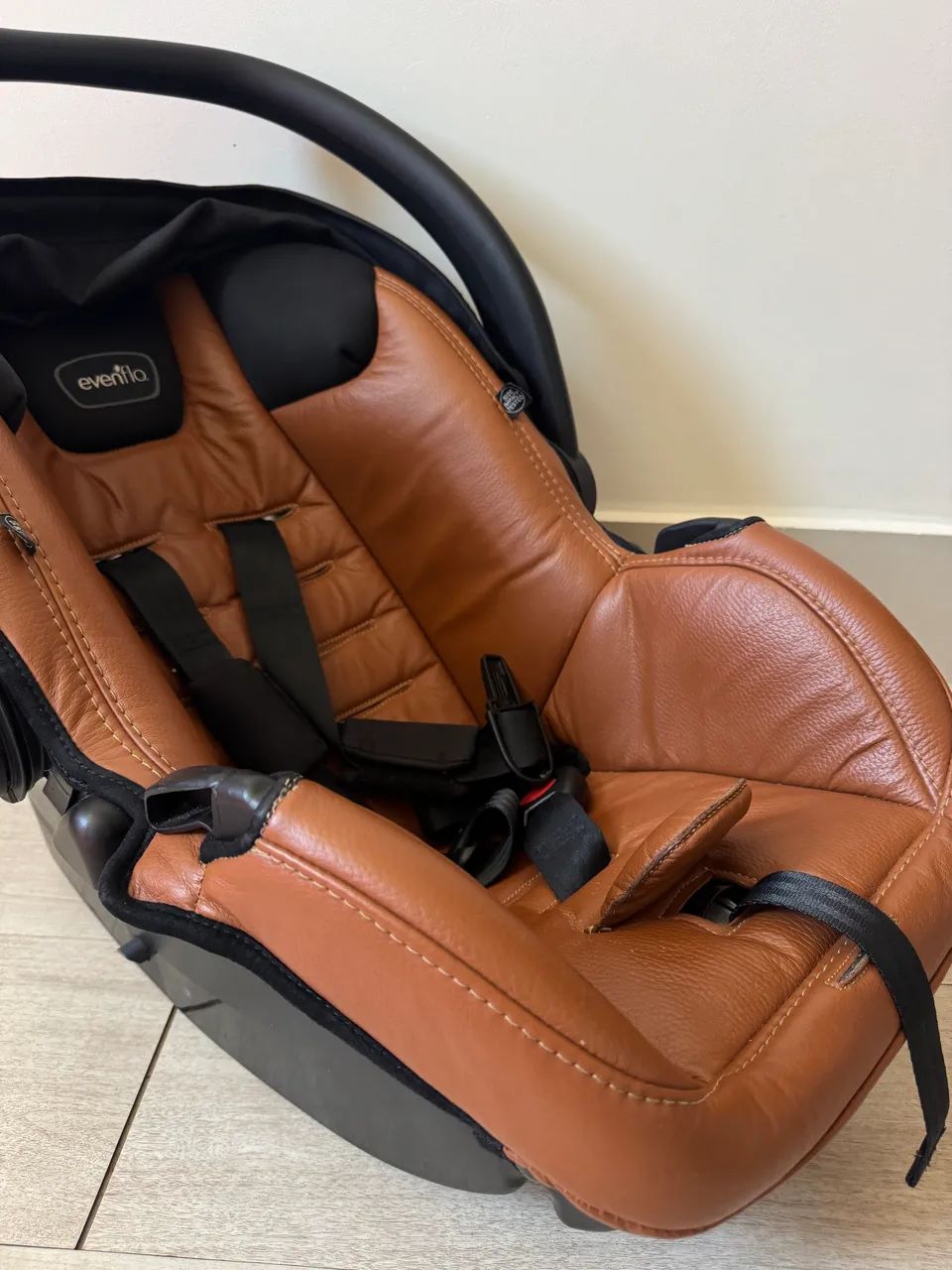 Bebê Conforto Evenflo + Base - Couro Personalizado - Foto 4