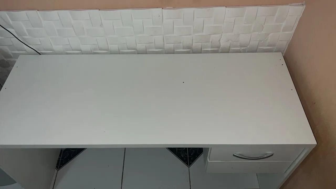 Mesa de escritório Branca com duas gavetas  - Foto 3