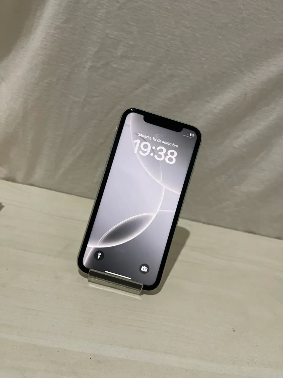 iPhone XR na carcaça do 13