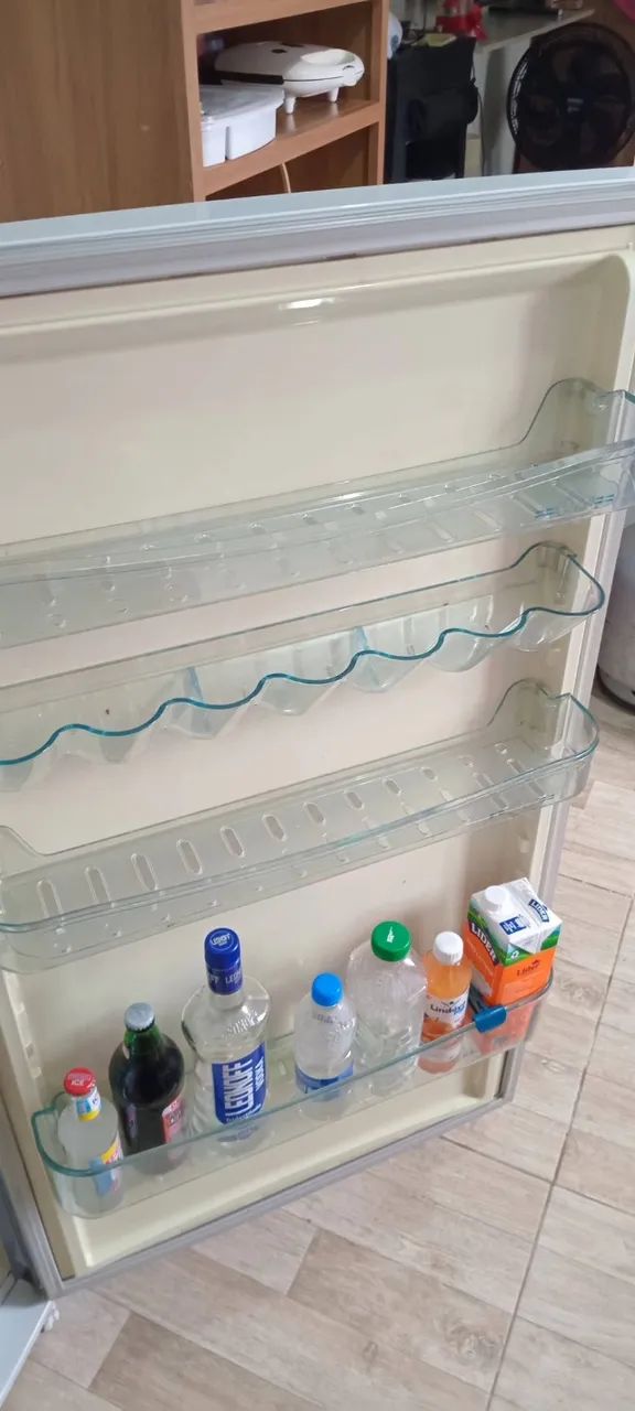 Geladeira, fogão e criado mudo  - Foto 3