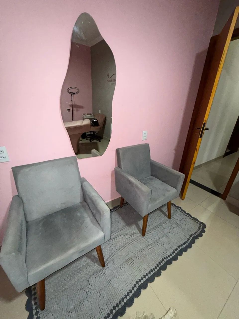 POLTRONAS CINZAS 