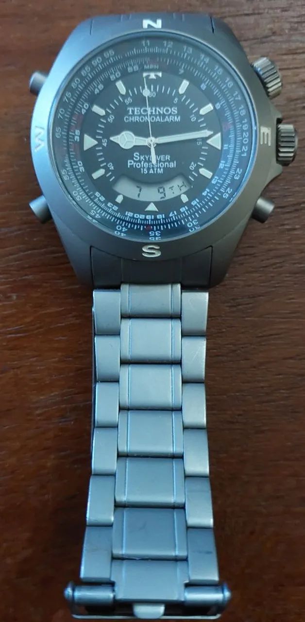Relogio Technos skydiver de Titânio T.20563