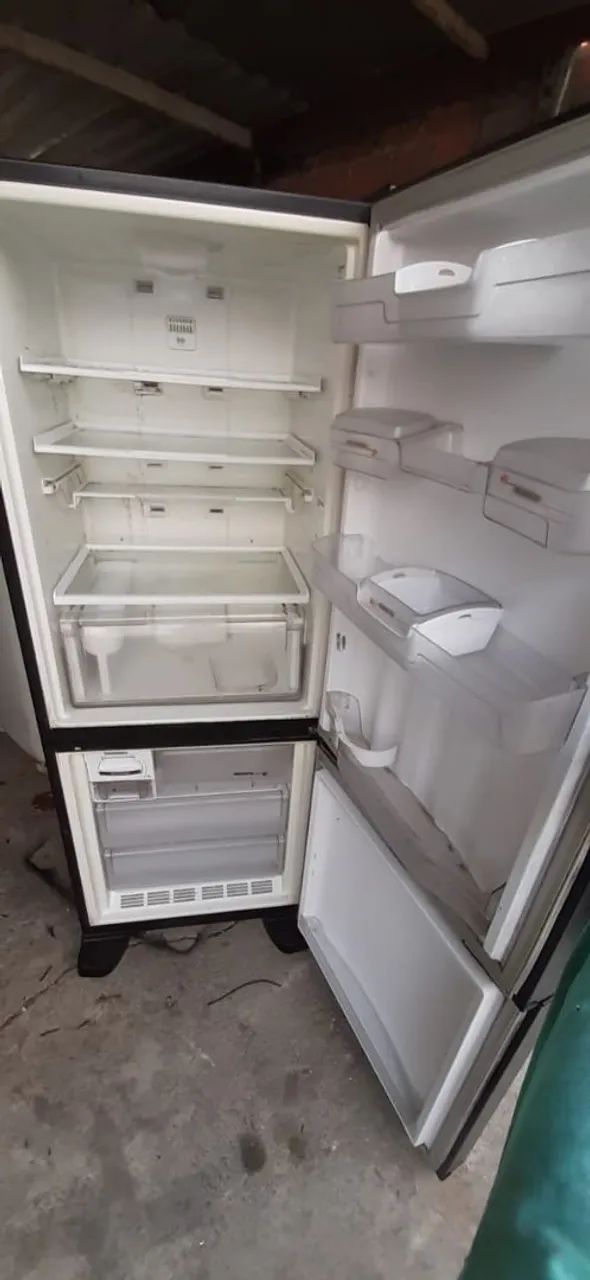 Geladeira preta - Foto 2