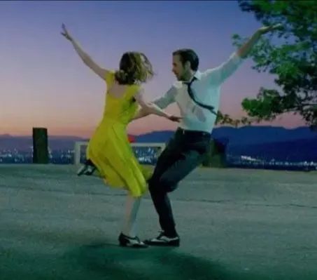 Aulas de Dança de Salão & Coreografias para Eventos.