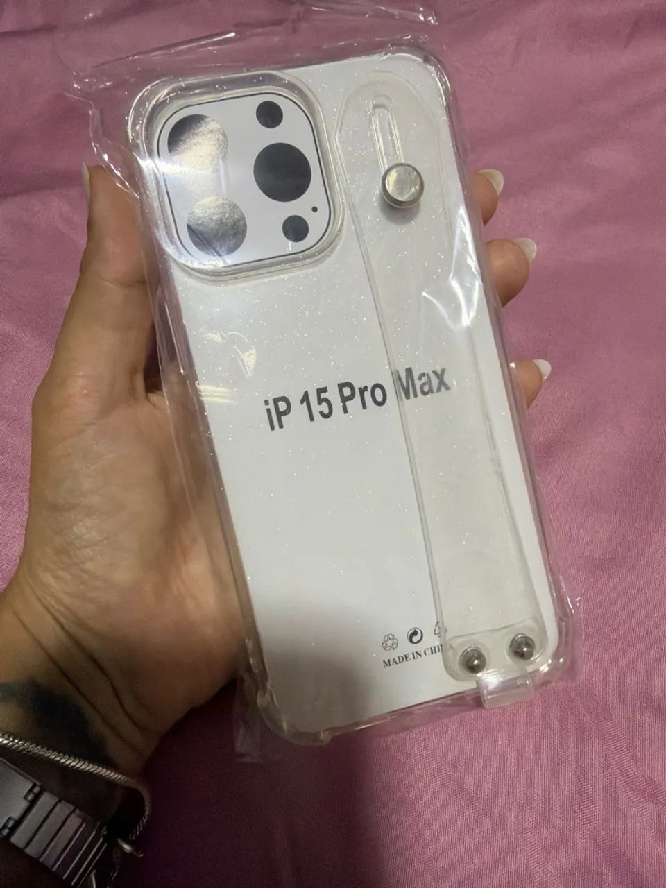 Capa transparente com glitters delicados iPhone 15 pro max e 16 pro max  - Foto 2