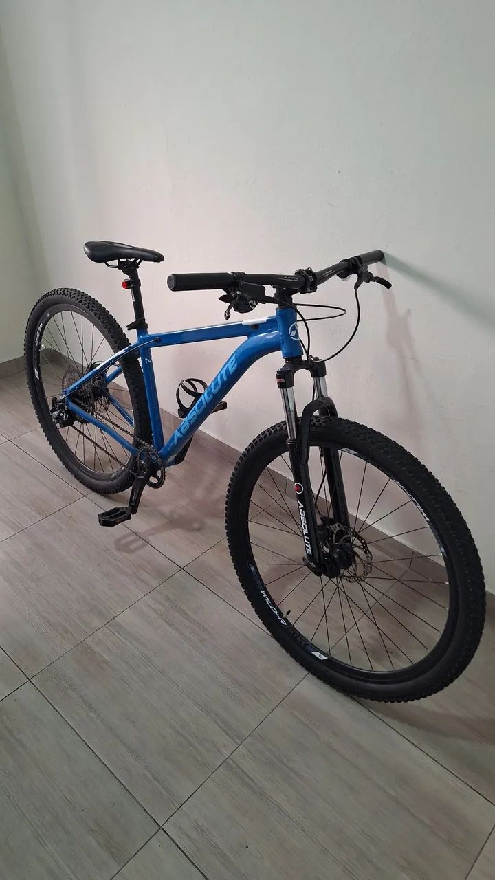 Bicicleta semi nova aro 29 bem conservada