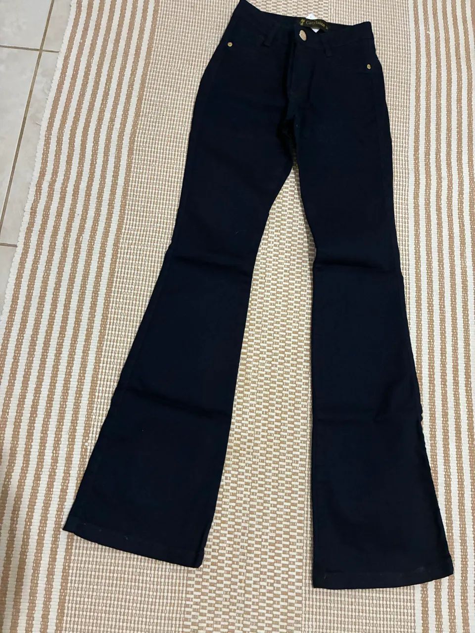 Calça jeans escura 