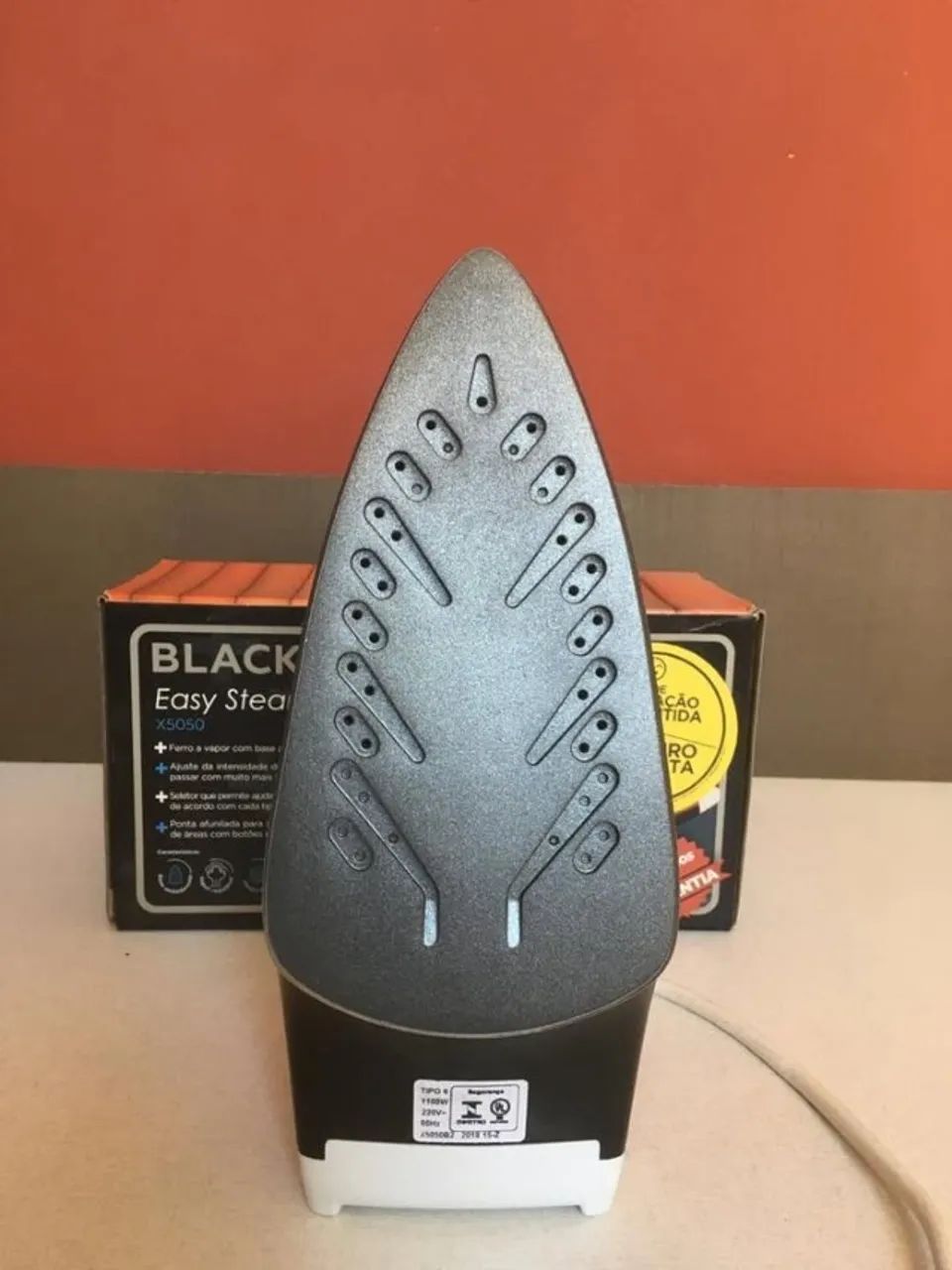 Ferro de Passar a Vapor Black&Decker 220v - Foto 2