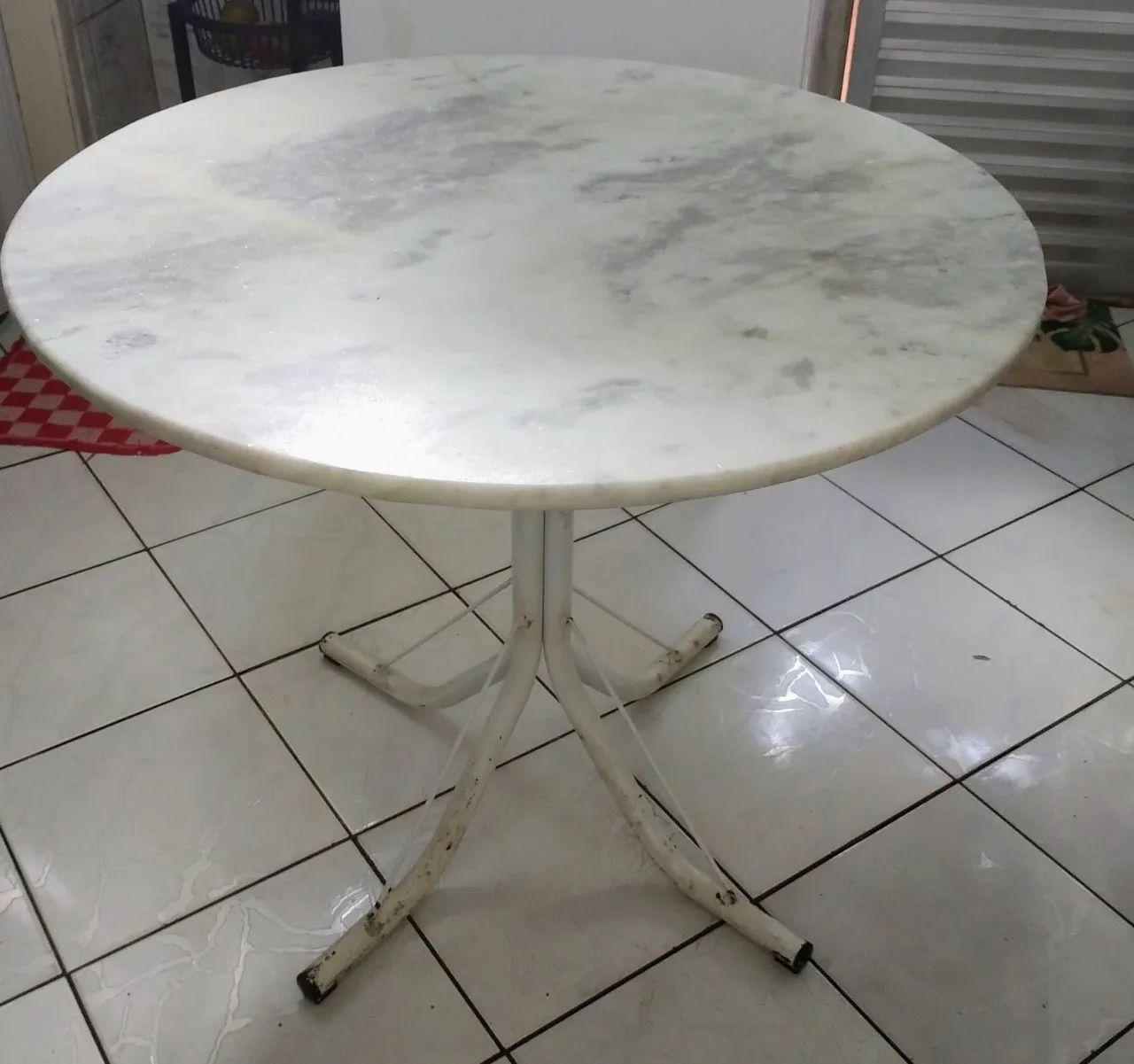 Vende-se mesa 