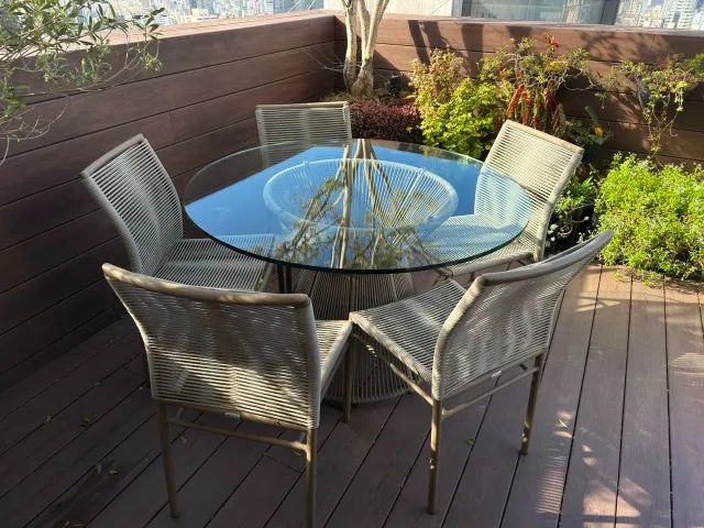 Mesa área externa com base de cordas trançadas e 5 cadeiras  - Foto 2