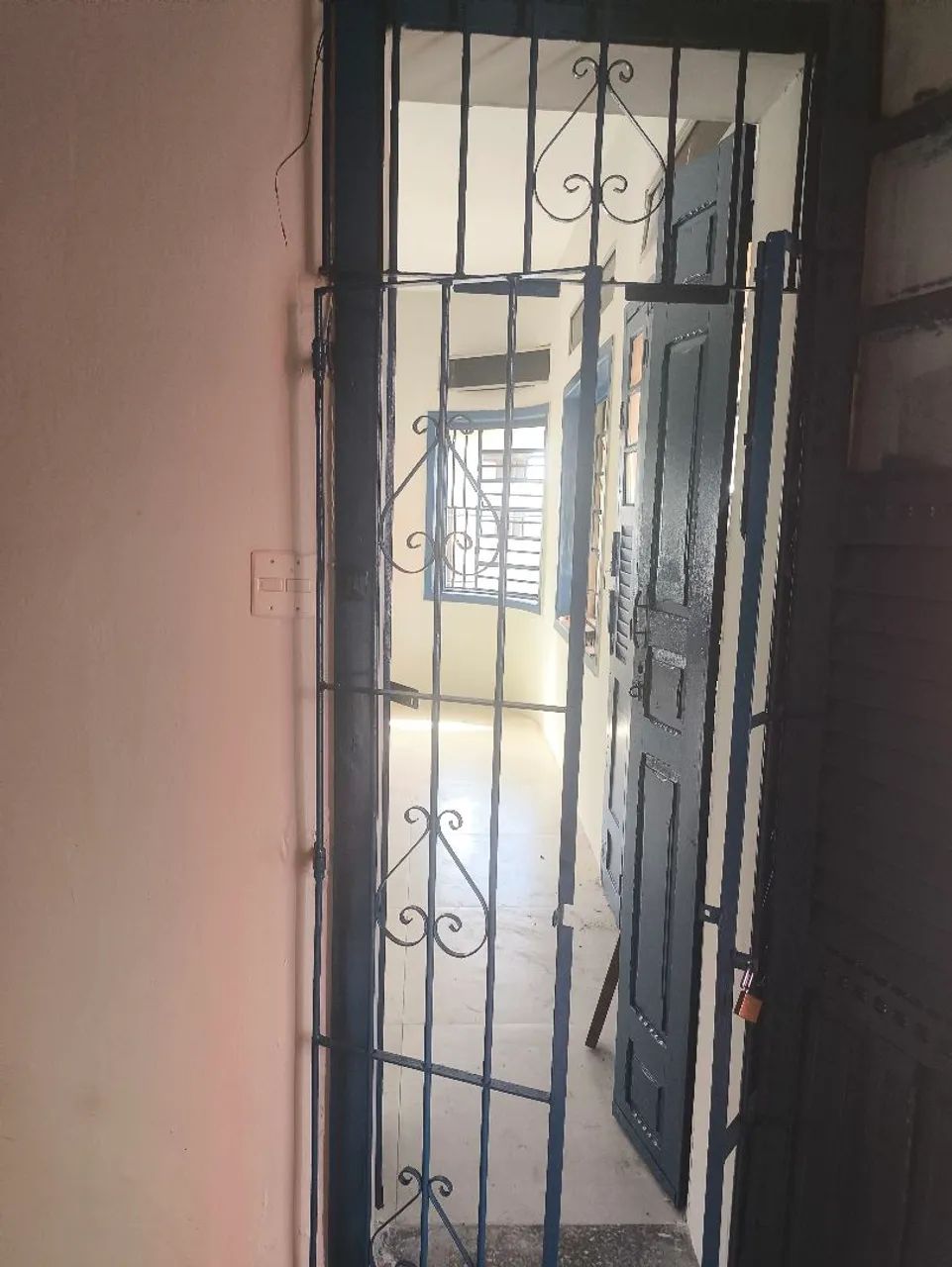 ALUGO NO COMERCIO SALA OU MORADIA
