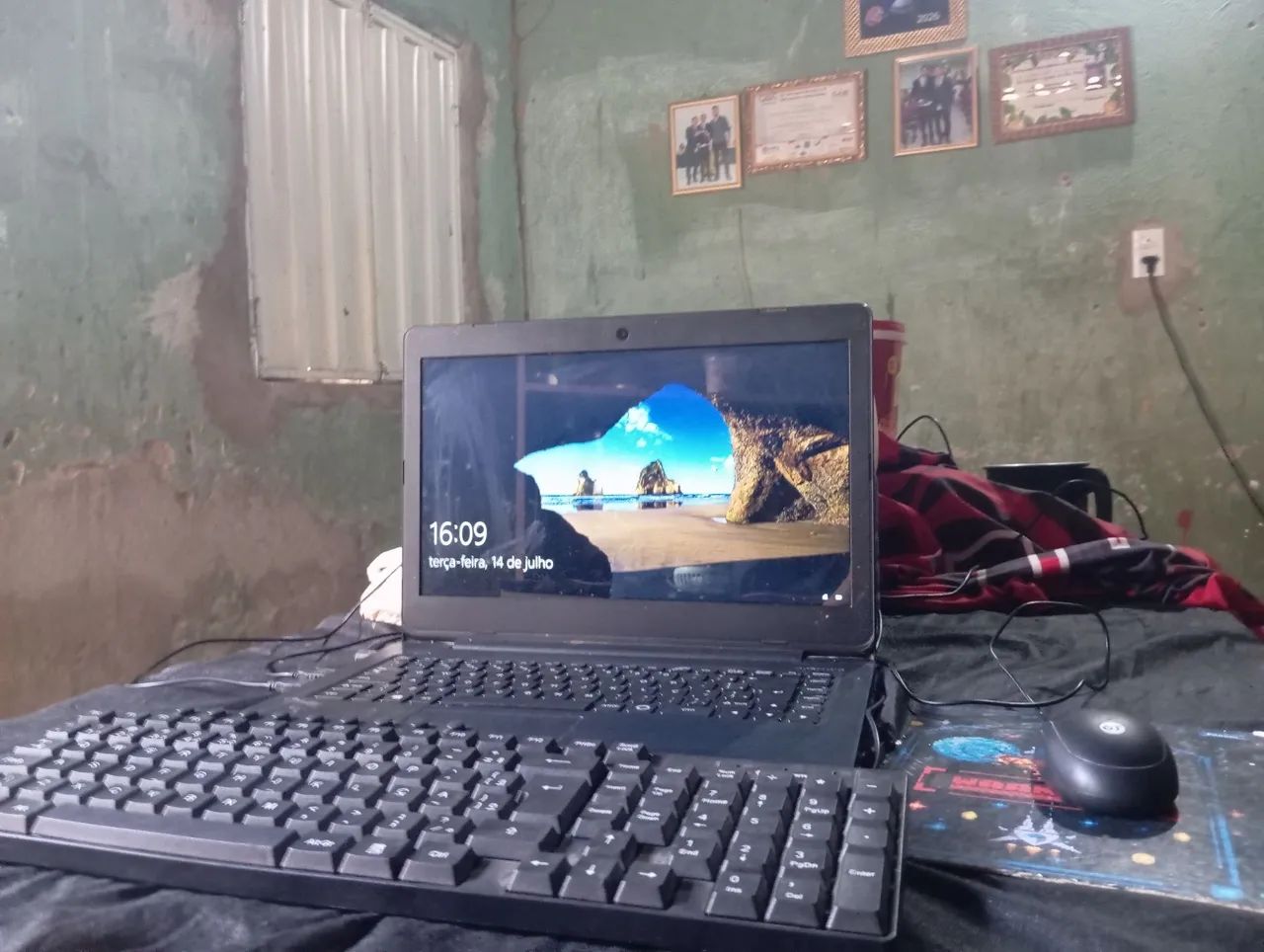 Notebook da positivo muito para quem quer jogar ou trabalhar e naquele preço  - Foto 3