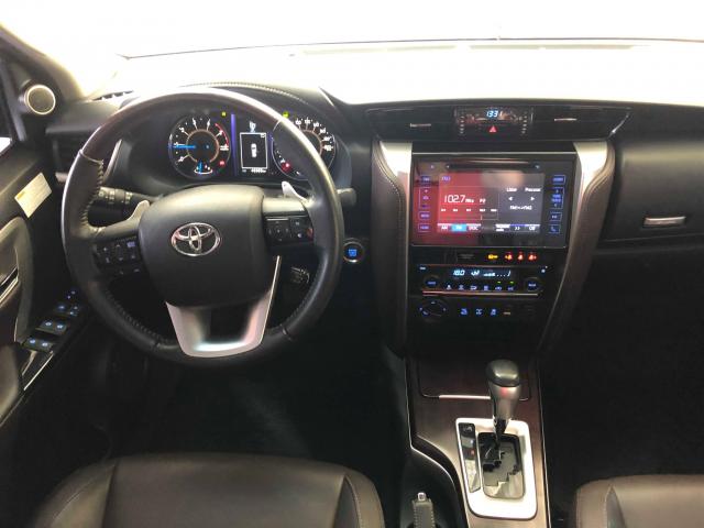 TOYOTA HILUX SW4 2017/2017 2.8 SRX 4X4 16V TURBO INTERCOOLER DIESEL 4P AUTOMÁTICO - Foto 6