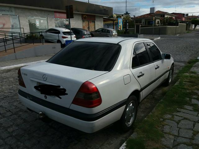 Vendo uma Mercedes c180 sedã ano 1996 - Foto 4