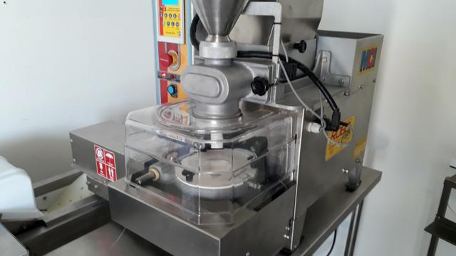 Formadora de Salgados MCI Robocop K1 com Empanadeira R1 - Foto 2