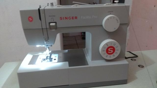 Máquina de costura doméstica Singer facilita pro