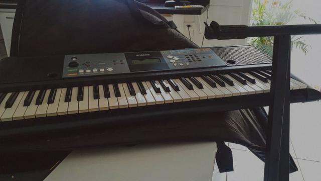 Teclado Yamaha Psr E233 - Com Suporte e Capa - Usado