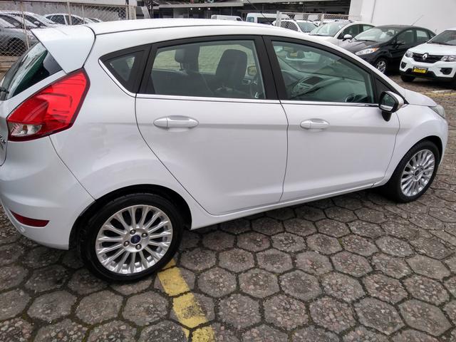 New Fiesta Hatch 1.6 Titanium Automático - Foto 2