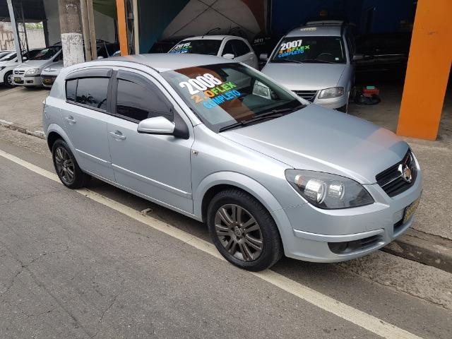 GM/ Vectra GT Bancos em Couro Manual Multimidia Pneus Novos Aceito Trocas e Financio