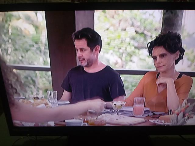 Vendo TV SEMP TOSHIBA (LEIA A DESCRIÇÃO)