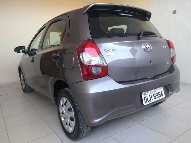 ETIOS Hatch X 1.3L Flex Manual 2019 - Foto 6