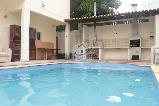Casa Moderna, Duplex com Piscina; 3/4 (1 Suíte), Garagem em Itapuã-HC074 - Foto 4