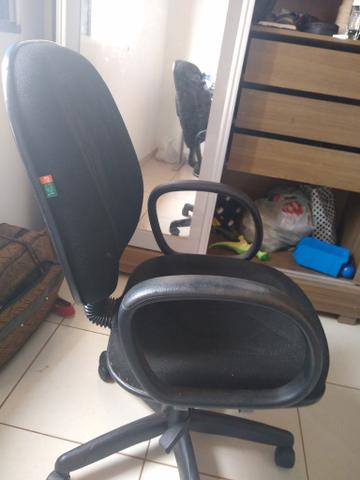 Cadeira de escritório Bem Conservada - Foto 4