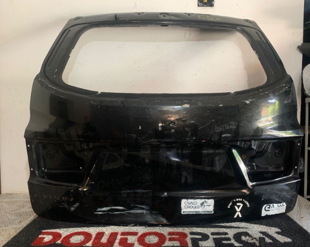 Tampa Traseira Ssangyong Kyron 2008/2012 c/detalhe 