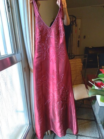 Vestido de festa vinho. Número 40.