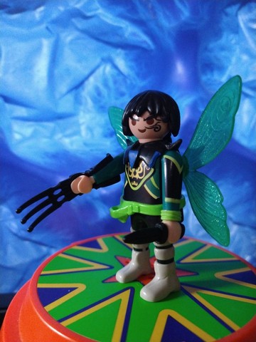 Playmobil Figures Serie 17 - Guerreiro com garra e asas