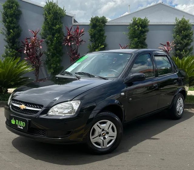 Comprar Sedan Chevrolet Classic Sedan 1.0 4P Vhce Flex LS Prata 2015 em  Americana-SP