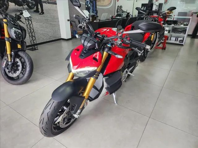 Ducati Streetfighter v4 s